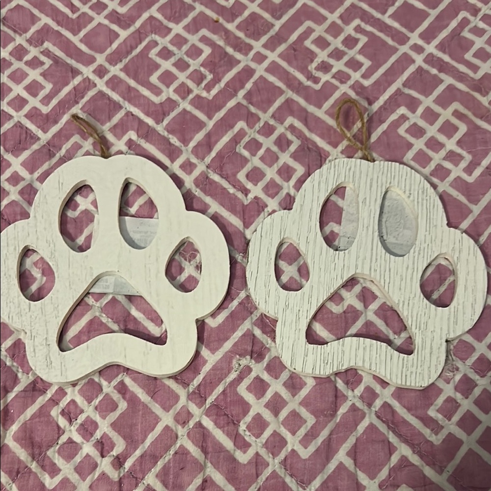 White Paw Print